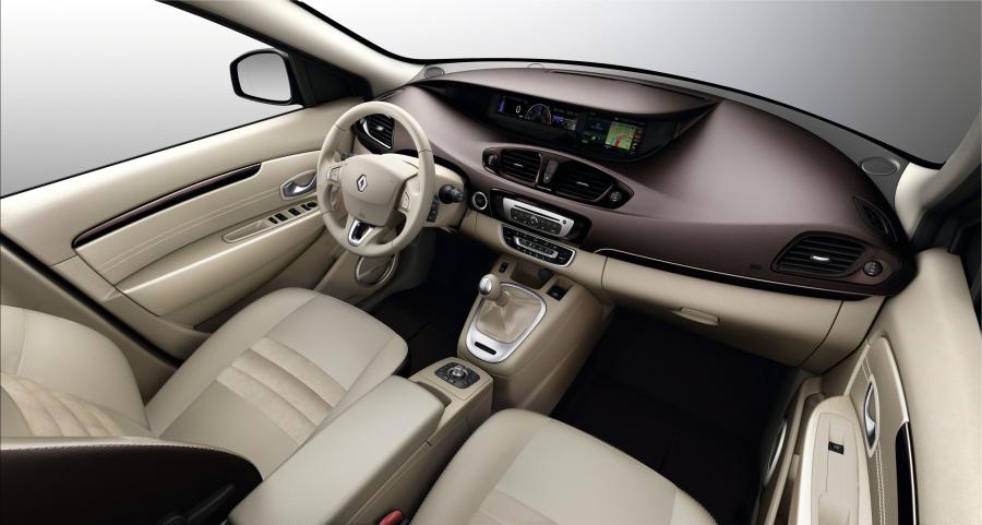 Торпедо Renault Scenic 2013 года  (фото 29 из 34)